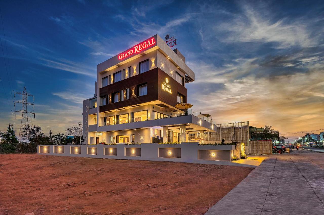 Grand Regal Hotell Chandoli Exteriör bild