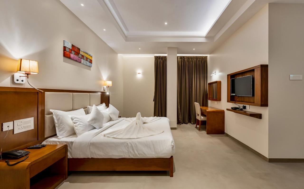 Grand Regal Hotell Chandoli Exteriör bild